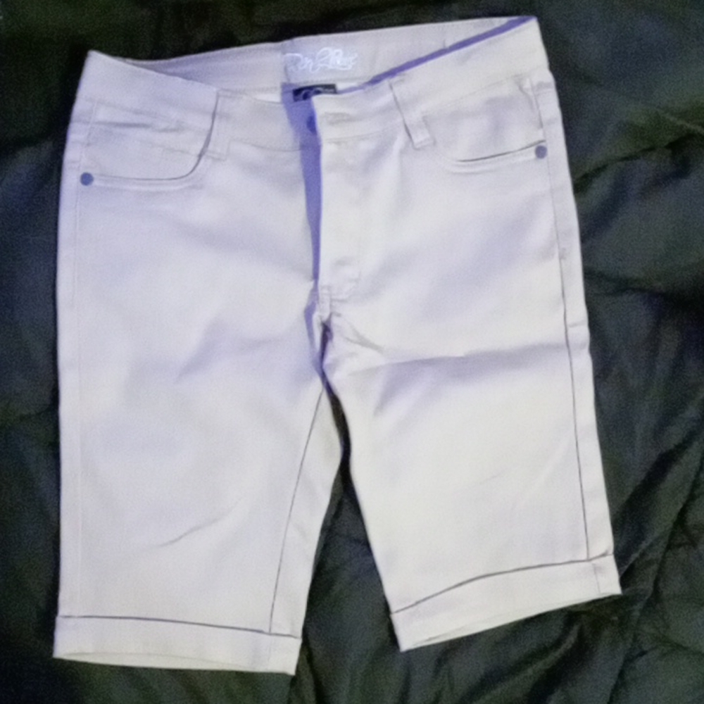 Kakai Knee length shorts